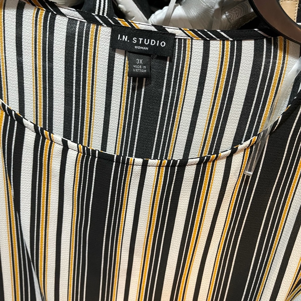 New 3x I.N. Studio Black, yellow and white blouse.